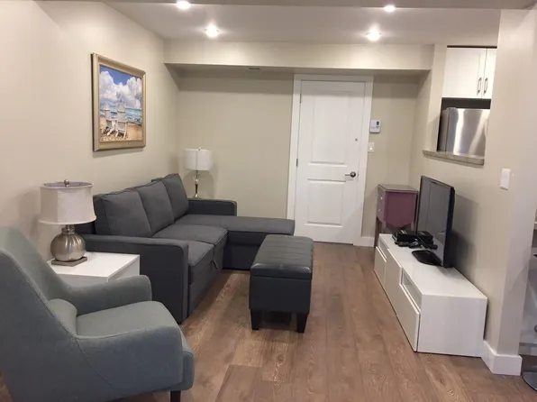 2883 Dollarton Hwy, North Vancouver, BC V7H 1B1