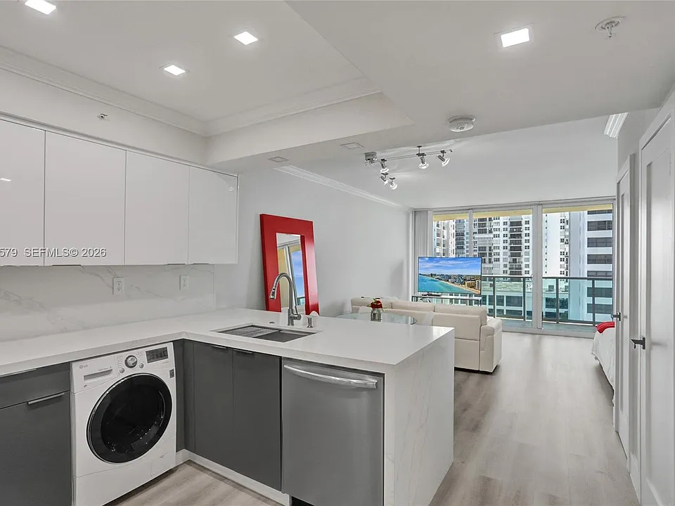 2501 S Ocean Dr #704