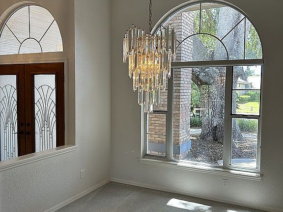 3rd image of 534 Old Oak Cir