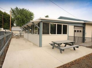 8308 Ahtanum Road, Yakima, WA 98903