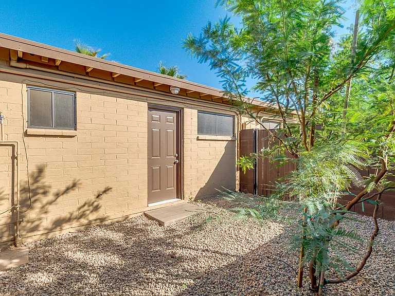 1809 E Virginia Ave — Photo 15