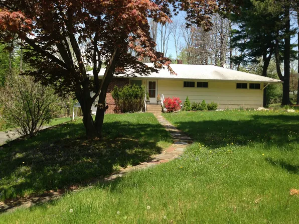 3 Summit Ave, New City, NY 10956