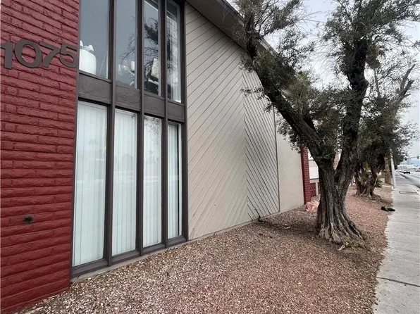 1075 E Desert Inn Rd #2, Las Vegas, NV 89109