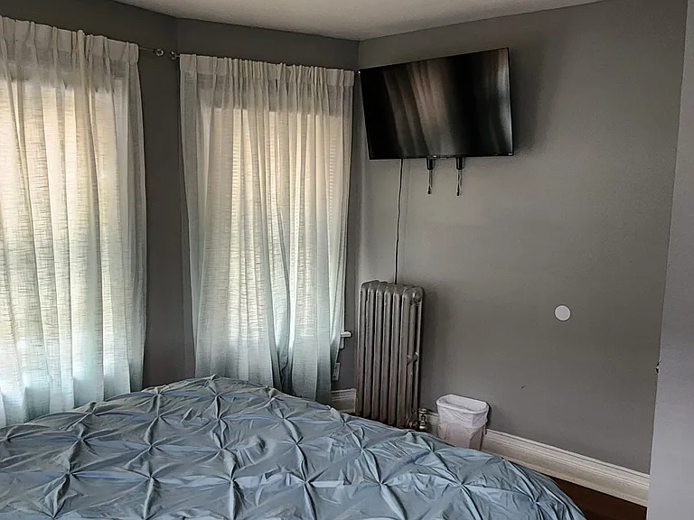 181 Harlem Ave — Photo 2