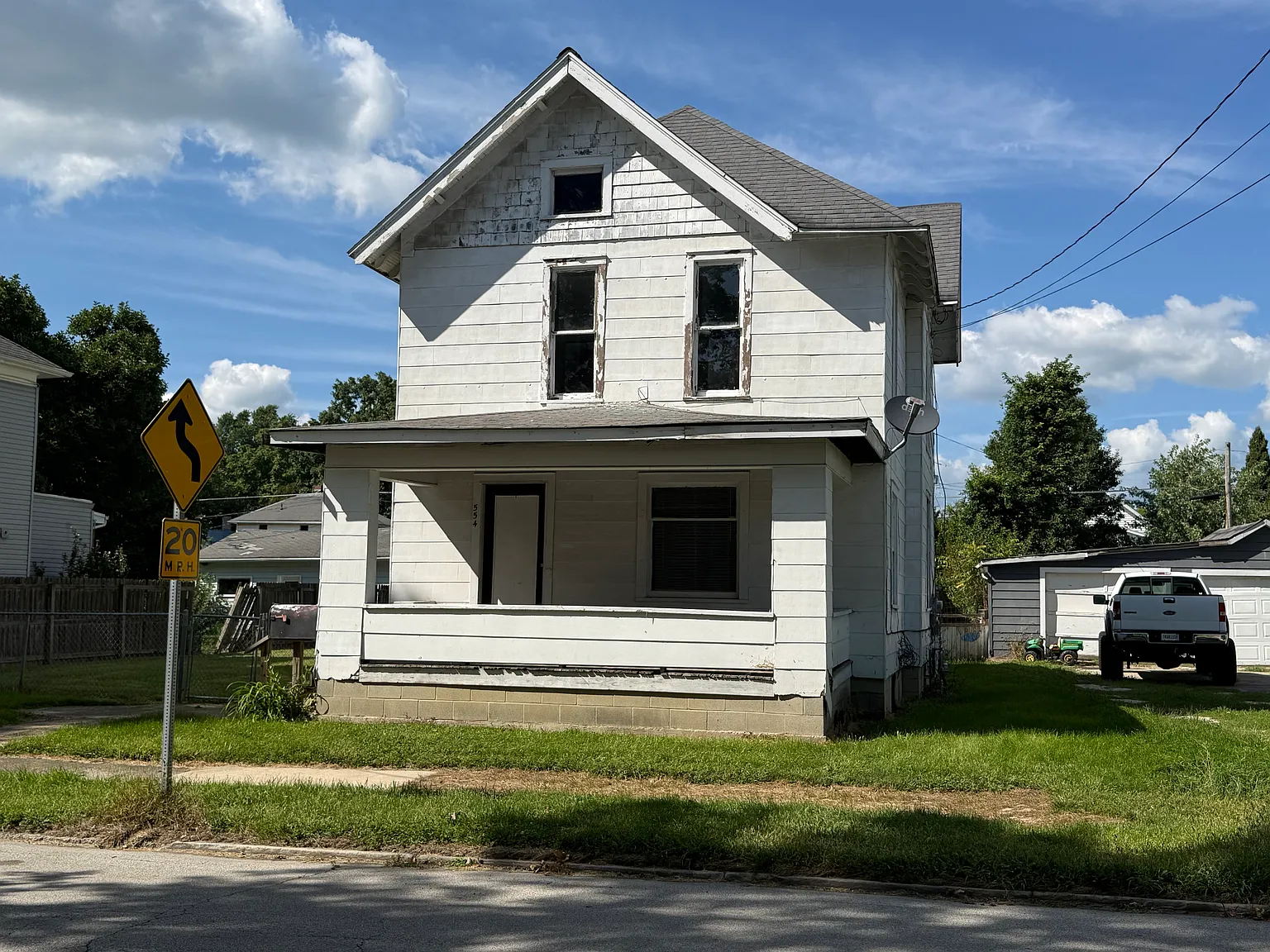 3 bed, 1505 sqft, $1,300 — Photo 1