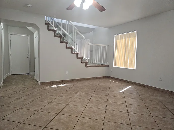 5 bed, 3.0 bath, 2215 sqft, $2,800 — Photo 4