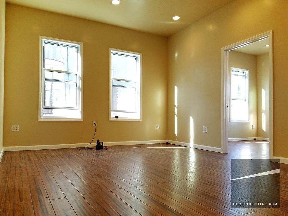 1st image of 4204 25th Ave #2F