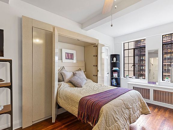 5th image of 320 E 42nd St APT 1005