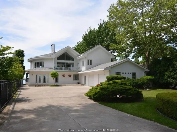 34 Laird Ave S, Amherstburg, ON N9V 1X5