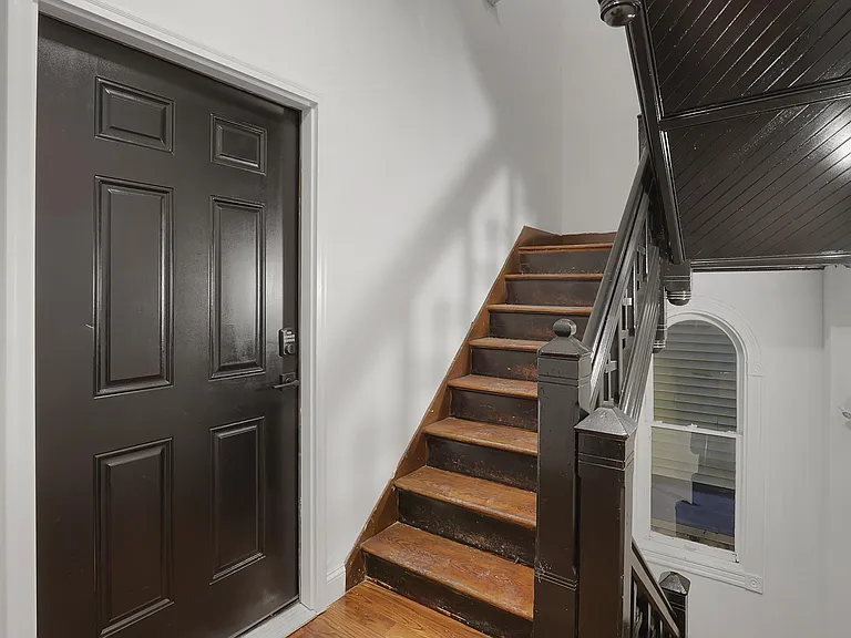 57 Trumbull St #2R — Photo 10