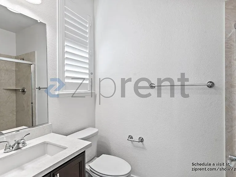 350 E Huntley Ave — Photo 21
