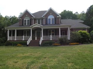 370 Overlook Dr, Roanoke Rapids, NC 27870