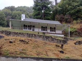 1034 Cumberland Heights Ave, Grundy, VA 24614