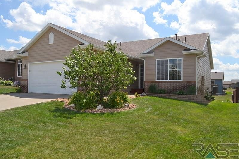 5805 W Hemlock Dr, Sioux Falls, SD 57107 Zillow