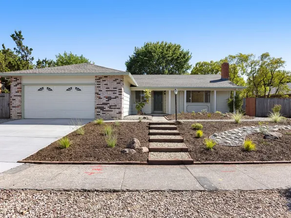 2454 Appletree Drive, Santa Rosa, CA 95403