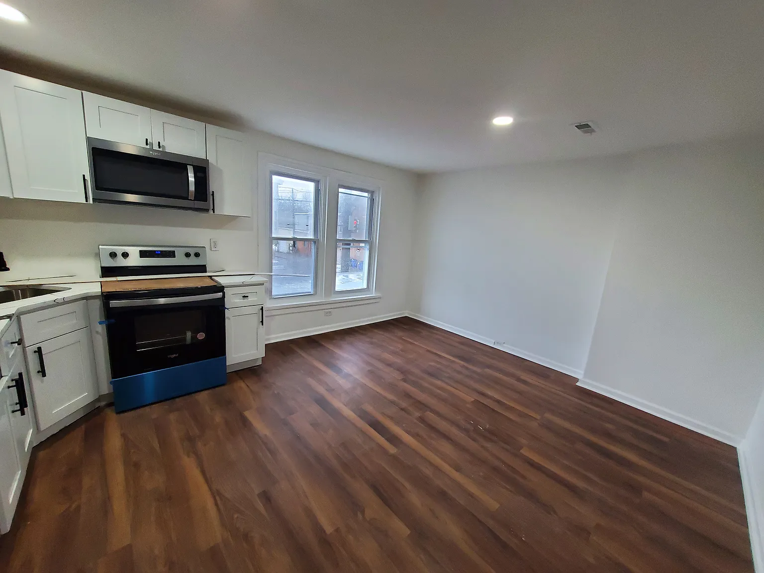1 bed, 764 sqft, $1,350 — Photo 2