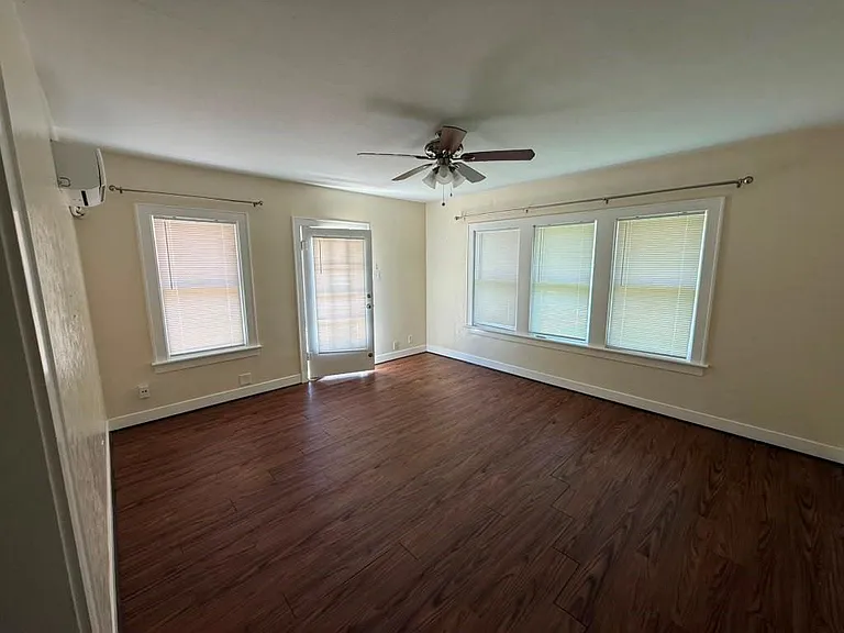 1625 Fourcade St — Photo 9
