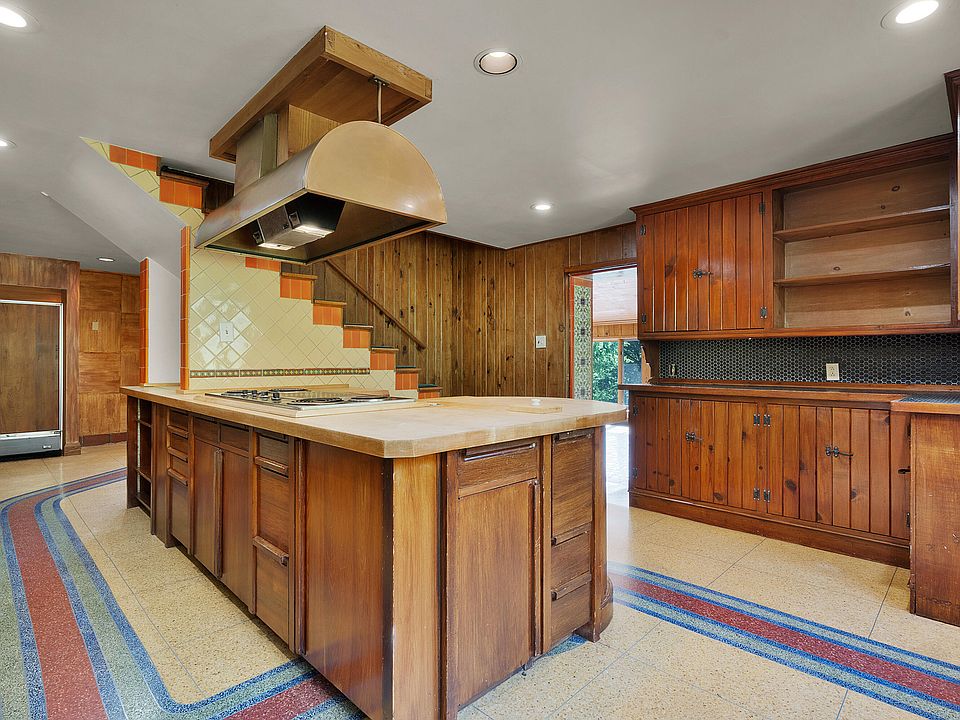 46th image of 2910 Crest Terrace Dr