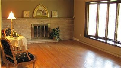 4th image of 3179 Malina Ave