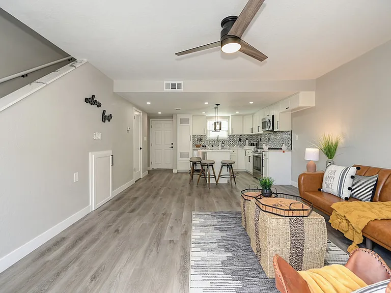 5608 Hillsdale Blvd #C — Photo 7