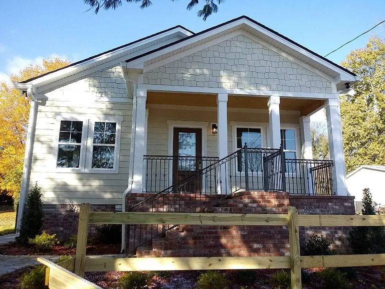 1512 Galloway St — Photo 4