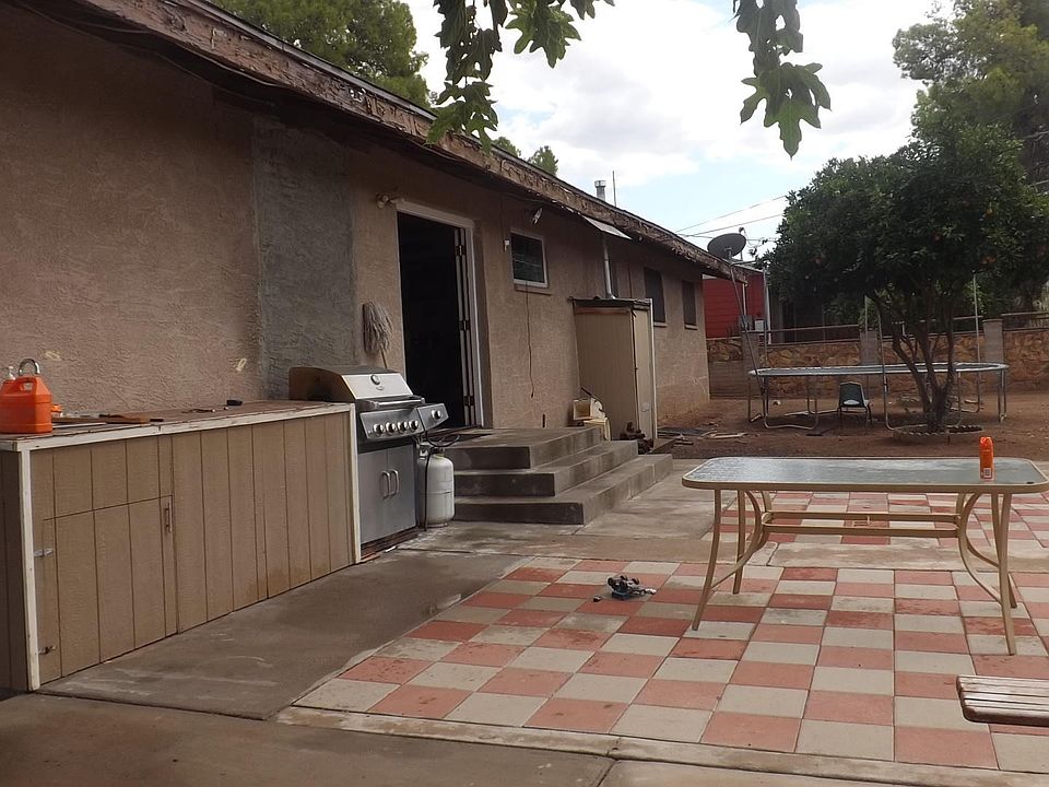 2nd image of 110 N RICHARD Avenue