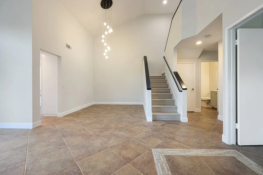3 bed, 1439 sqft, $4,499 — Photo 3