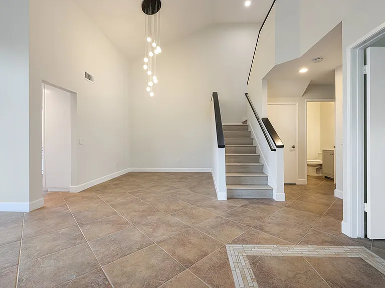 12626 Creekwood Ct — Photo 3