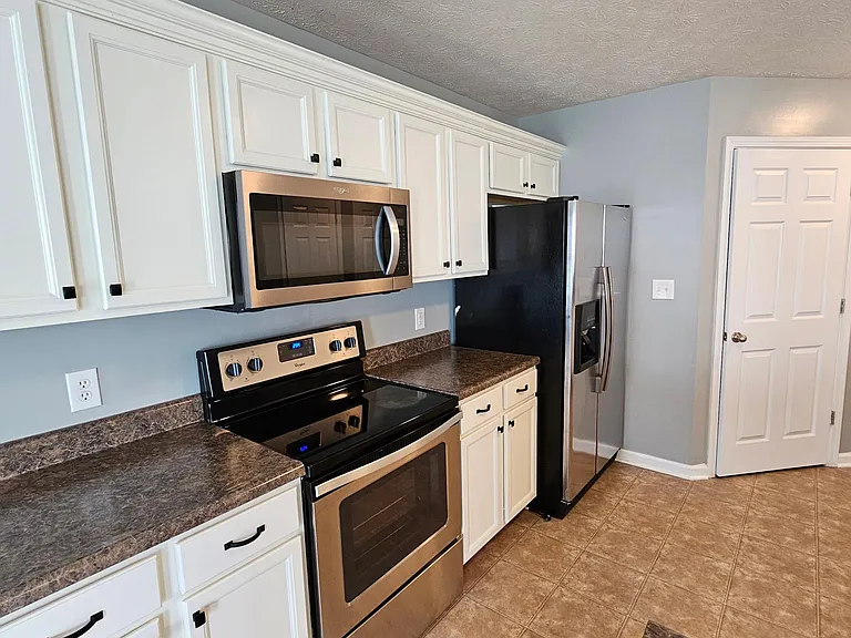 2517 Middle View Dr — Photo 6