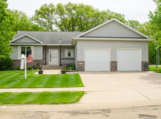 2748 Pinewood Ridge Dr SE, Rochester, MN 55904