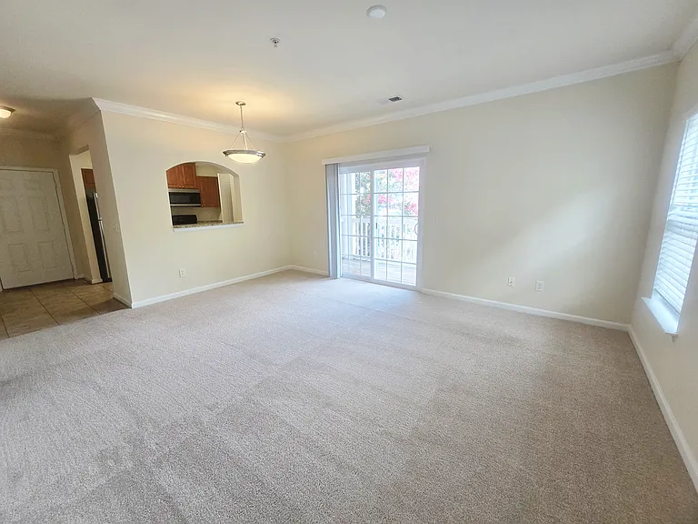 Clairmont at Farmgate — Photo 68