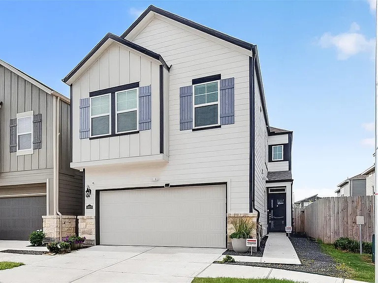 14839 Slow River Ave — Photo 3