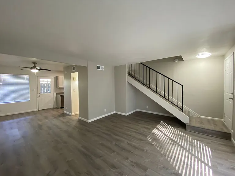 6243-6249 E Greenway Cir — Photo 33