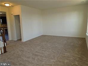 4th image of 1295 Madison Ln