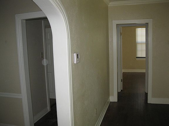 4th image of 1900 W Park Ave