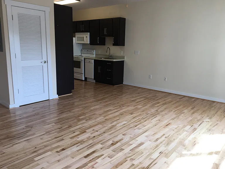 1 West Jackson Street — Photo 17