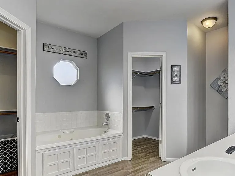 2497 W Willard St — Photo 7