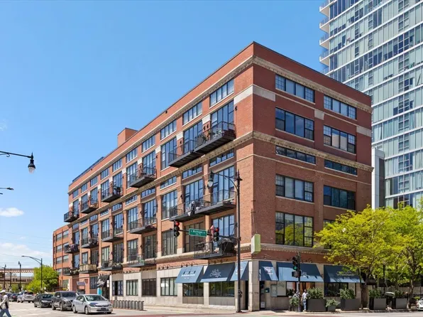 70 E 18th St Unit 2D, Chicago, IL 60616