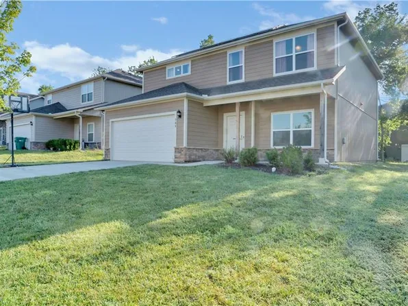705 Roseberry Dr, Paola, KS 66071