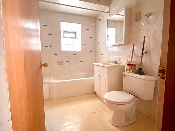 5th image of 1943 S 55th Ct