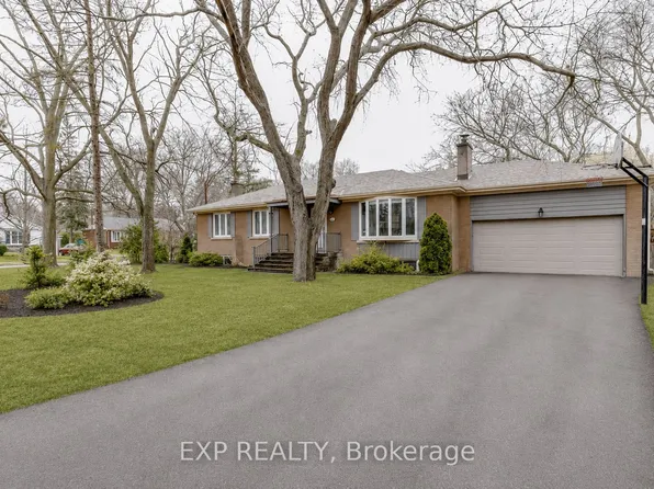 1259 Twin Oaks Dell, Mississauga, ON L5H 3J7