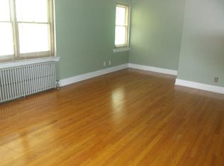 164-05 65th Ave, Fresh Meadows, NY 11365