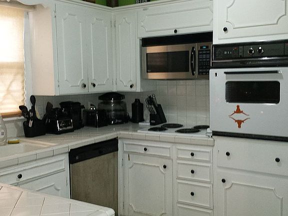 3rd image of 118 Armstrong Ave