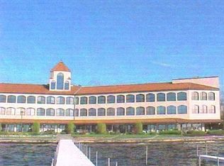 12275 N Ogden Point Rd APT 112, Syracuse, IN 46567