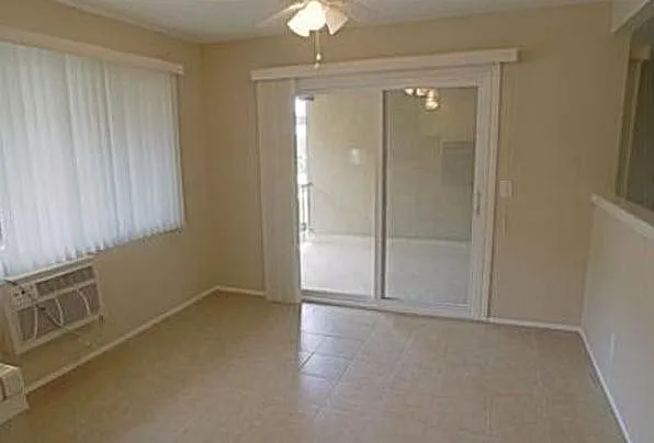 Dinning Room - 1945 E Evergreen St #6/1