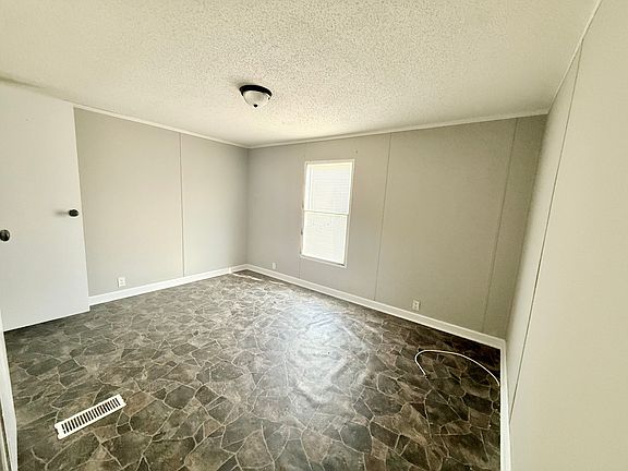 4th image of 6021 Double R Cir