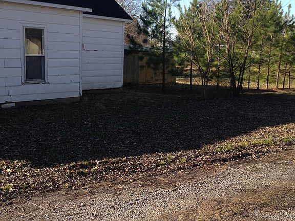 3rd image of 109 S 1st St