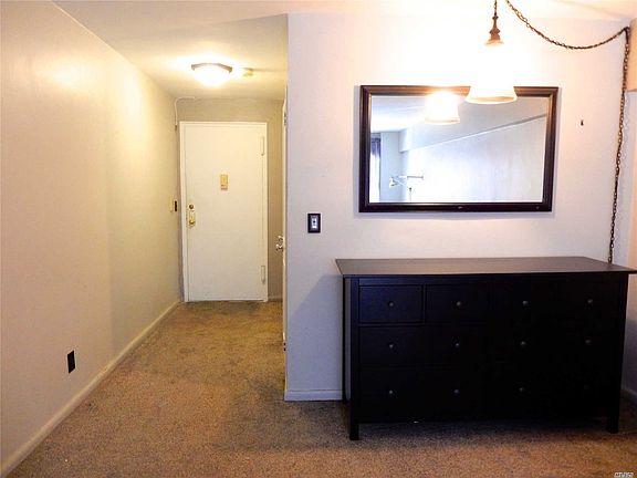 2nd image of 2 Birchwood Ct APT 2P