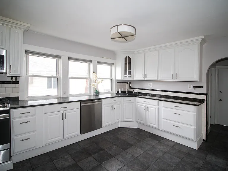 42 Cabot St #2 — Photo 8