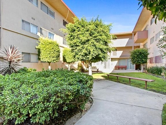2nd image of 855 Victor Ave APT 207